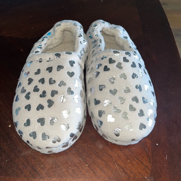 Girls Slippers size 3 - Picture 1 of 3